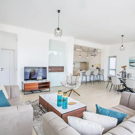 3-schlafzimmer-villa Mit Privatem Pool Im Zentrum By Interhome Prázdninový dům