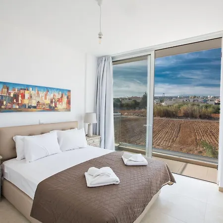 3-schlafzimmer-villa Mit Privatem Pool Im Zentrum By Interhome Protaras
