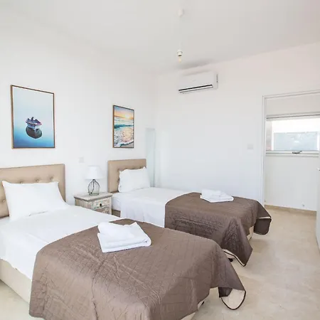 3-schlafzimmer-villa Mit Privatem Pool Im Zentrum By Interhome * Protaras