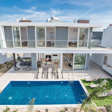 3-schlafzimmer-villa Mit Privatem Pool Im Zentrum By Interhome * Protaras