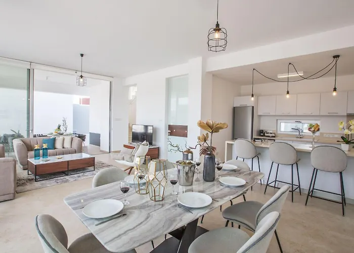 3-schlafzimmer-villa Mit Privatem Pool Im Zentrum By Interhome Casa de Férias Protaras